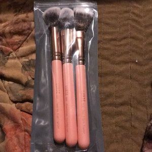 LUXIE 3 piece flawless complexion brushes